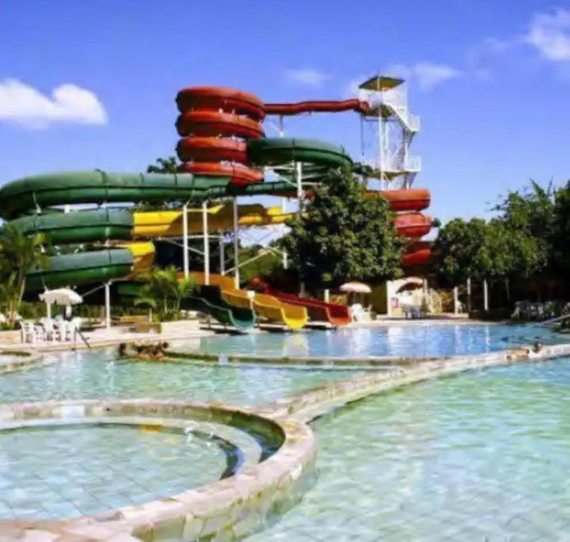 Spazzio Andrian & Silva - Inclusos Ingressos Do Parque Caldas Novas Dış mekan fotoğraf
